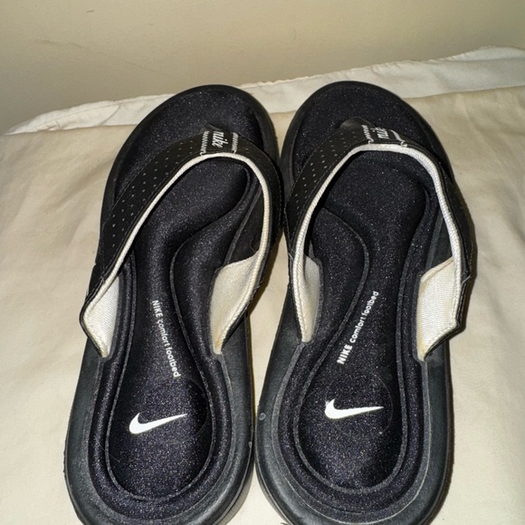 Nike Black Comfort Footbed Flip Flops Size 6 - Picture 3 of 8